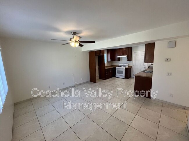 Building Photo - 422 Rosa Parks Rd