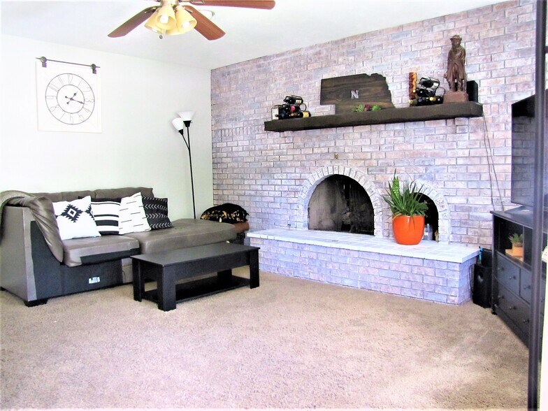 Upstairs Living Area - 7701 Grover St