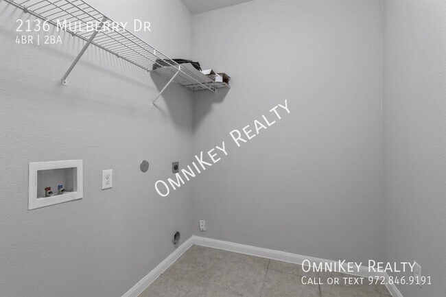 Building Photo - 2136 Mulberry Dr