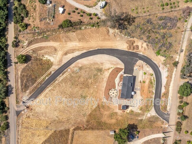 Building Photo - 471 Stewart Canyon Rd