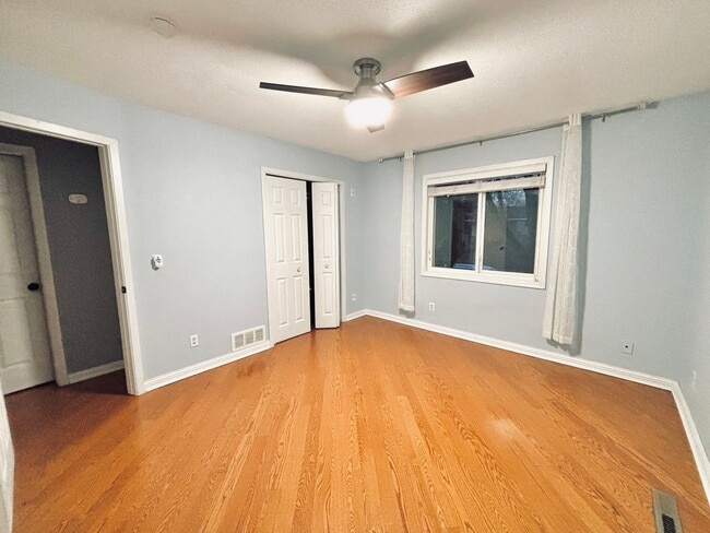 Building Photo - Hidden Gem!  4bed 2bath Single Family Home in Maple Grove, Featuring a Fenced in Back Yard