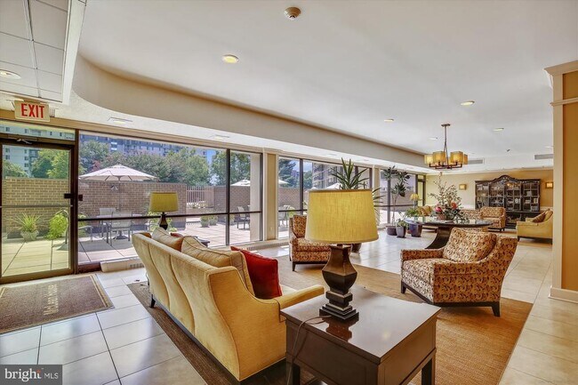 Building Photo - 6800 Fleetwood Rd