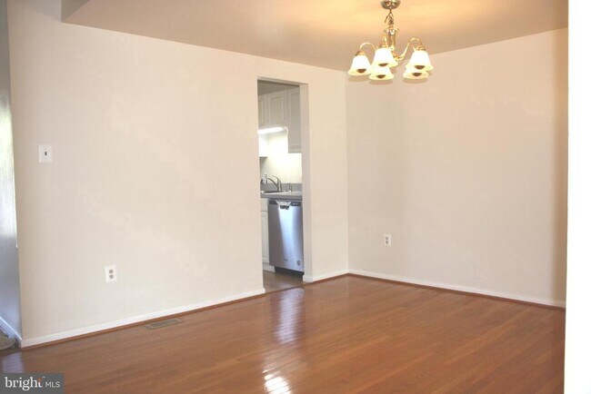 Building Photo - 7438 Ardglass Dr