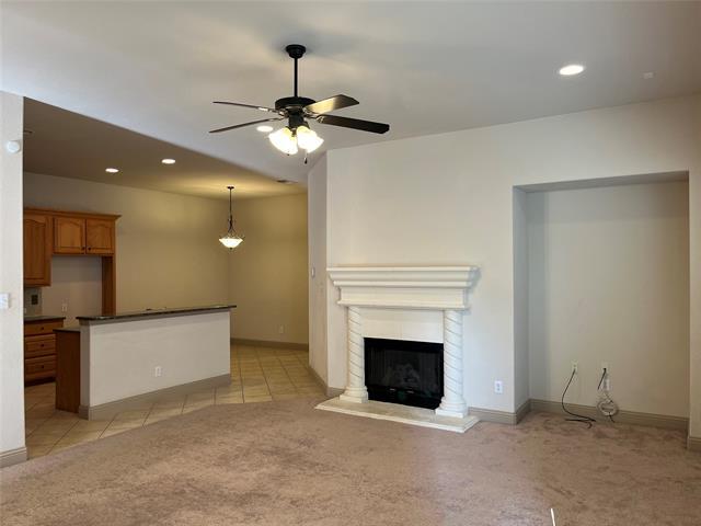 Building Photo - 817 La Cima