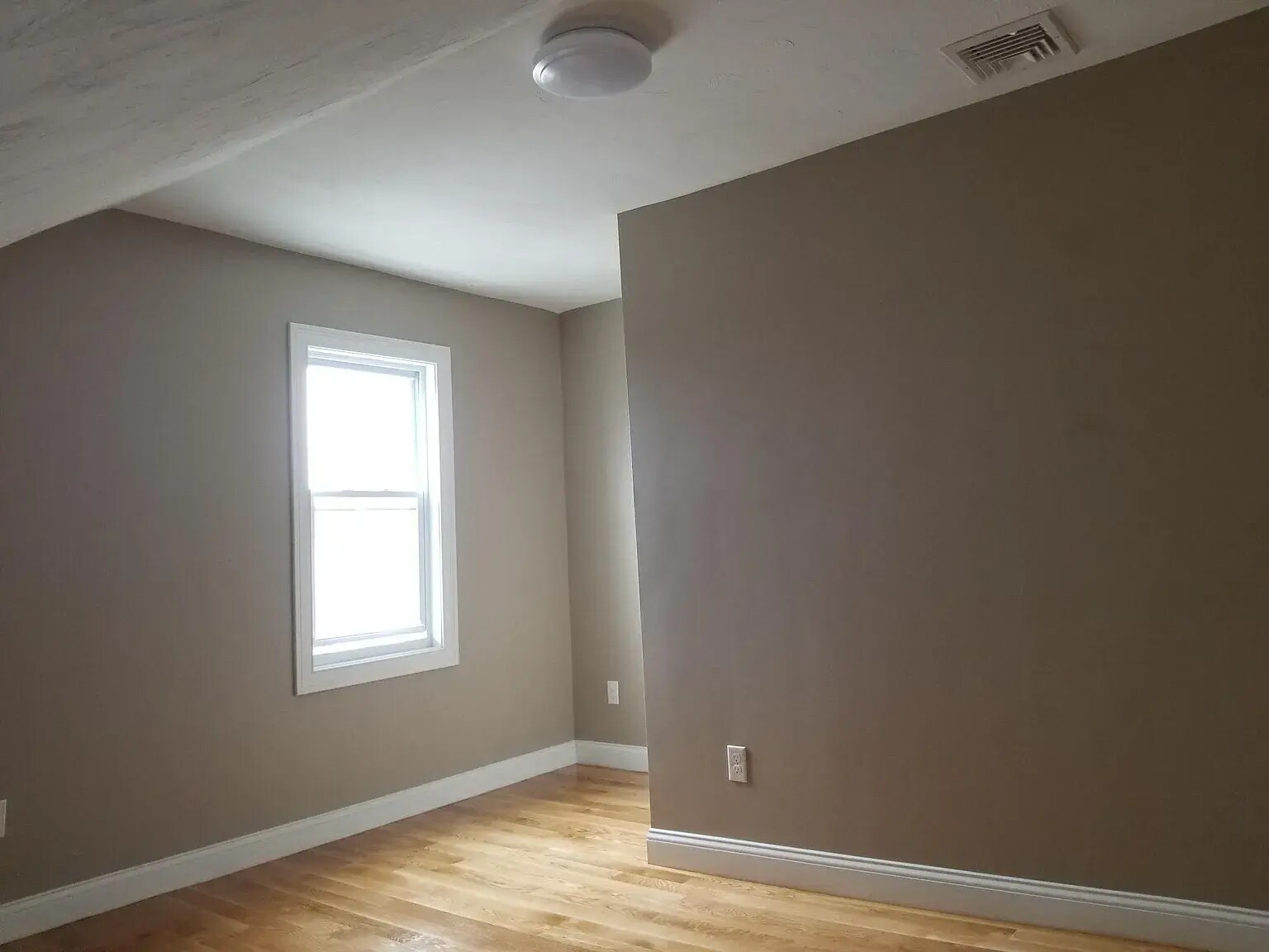 Level 1 Bedroom - 1190 Plymouth Ave