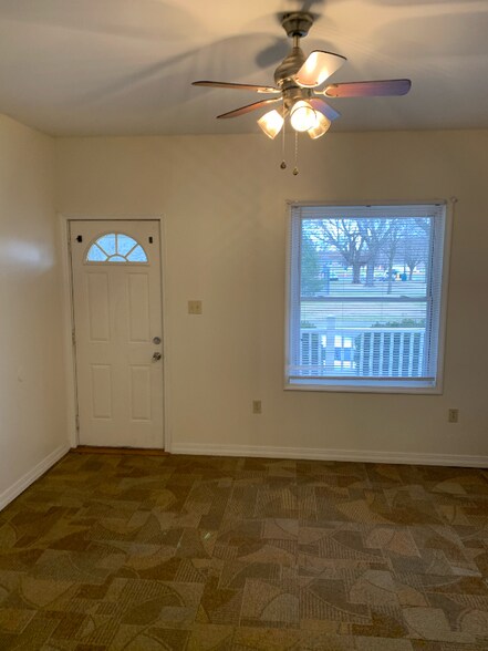 Building Photo - 426 Kosciuszko St
