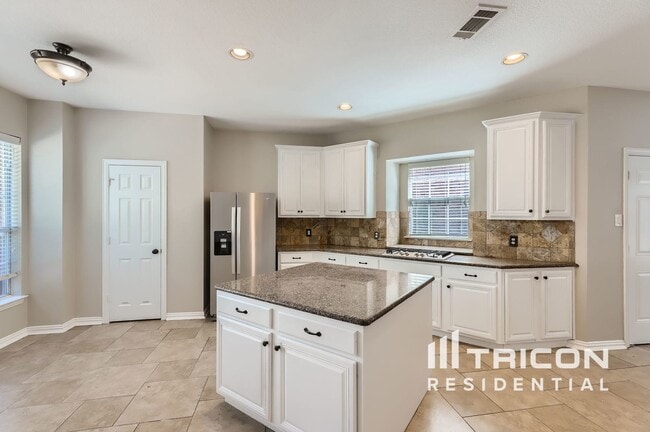 Building Photo - 2624 Dunbar Dr