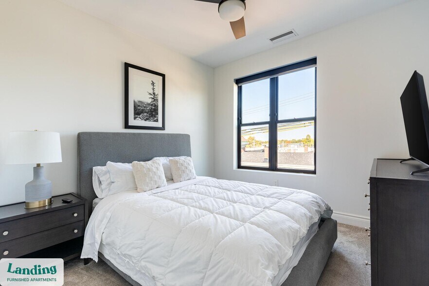 Building Photo - 12312 Mayfield Rd