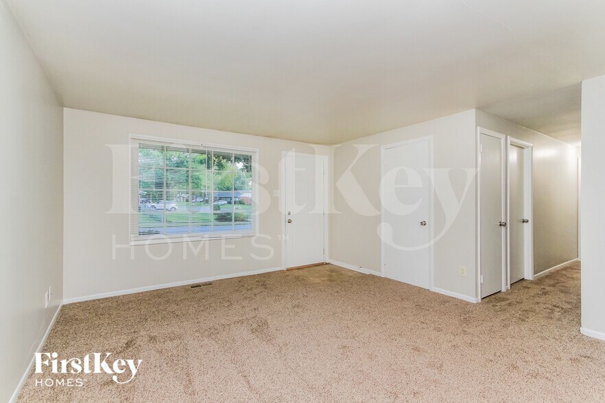 Building Photo - 11048 McDowell Dr