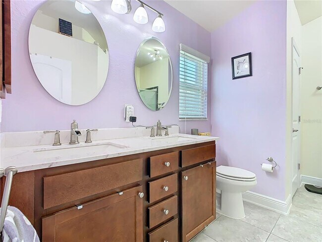 Building Photo - 649 Meadow Pointe Dr