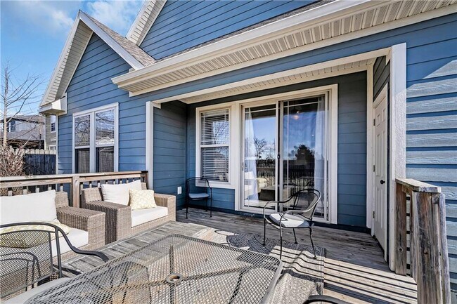 Building Photo - 442 SW Glover St