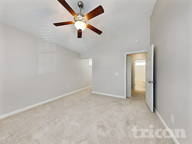 Building Photo - 250 Oak Grove Way