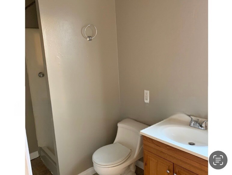 Building Photo - 5730 Willowcrest Ave