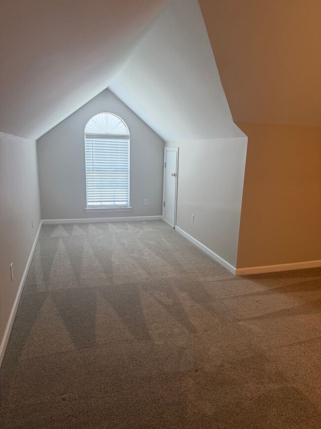 Building Photo - 4 bedroom home in Collegedale