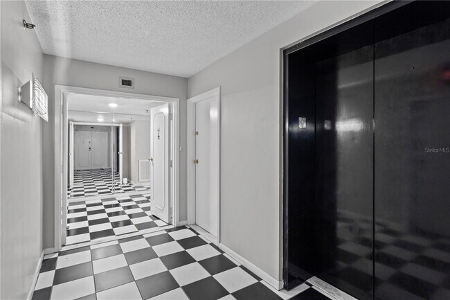 Building Photo - 3301 Bayshore Blvd