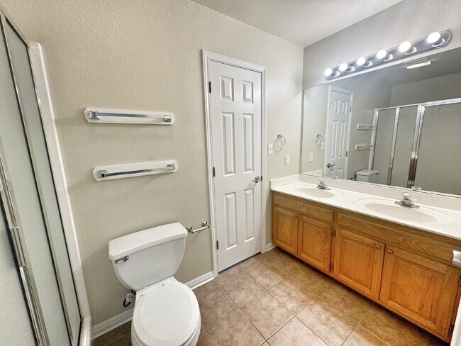 Building Photo - 2062 N Ranch Estates Blvd