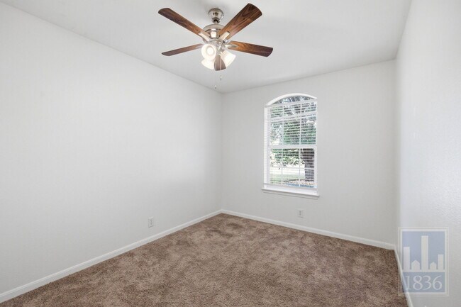 Building Photo - 1006 Buttercup Ct