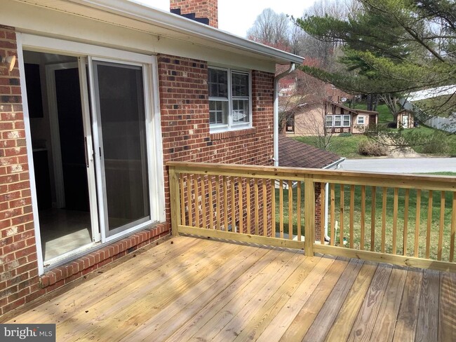 Building Photo - 9300 Southmoor Ct