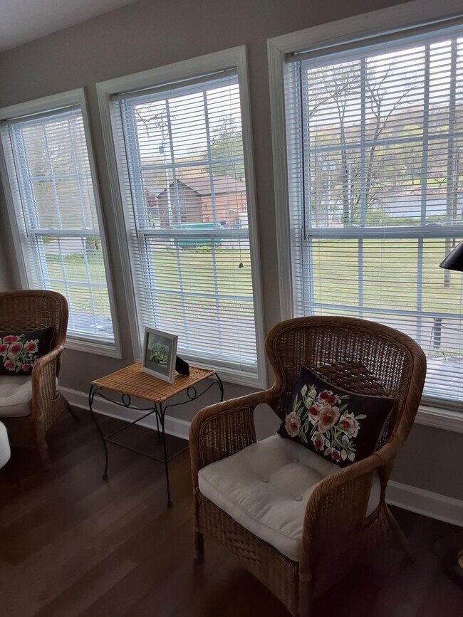 Building Photo - Knoxville 37914 - FULLY FURNISHED! 3 bedroom, 2 bath home - SHORT TERM LEASE AVAILABLE - Contact ...