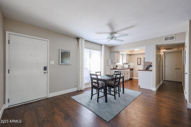 Building Photo - 3131 W Cochise Dr