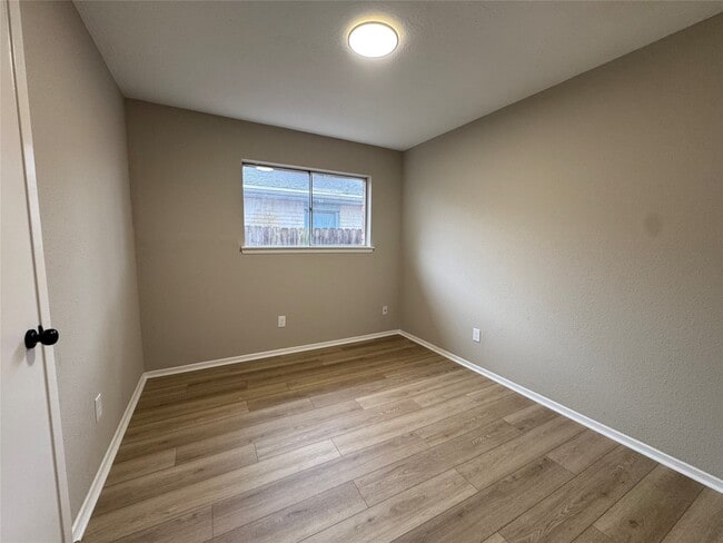 Building Photo - 16611 David Glen Dr