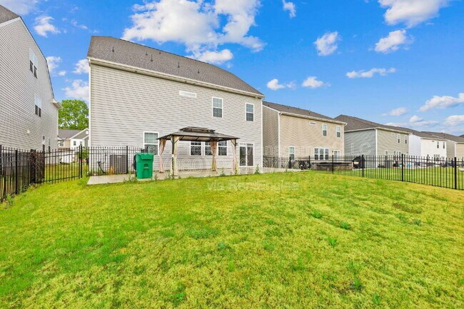 Building Photo - 14924 Nichols Hall Dr