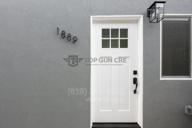 Building Photo - 1889 Coolidge St