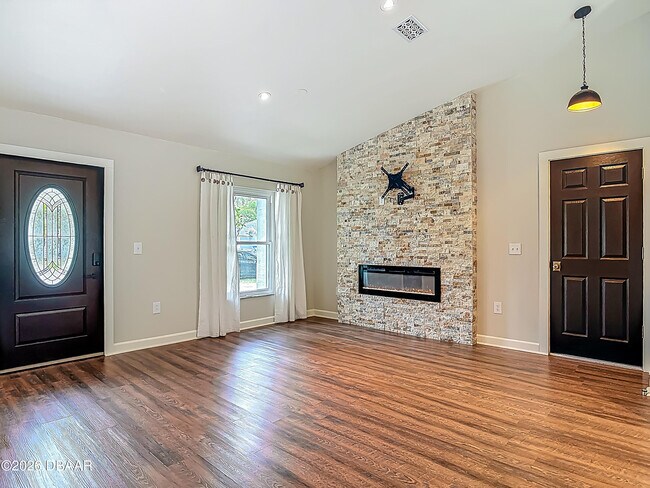 Building Photo - 14 Zollinger Pl