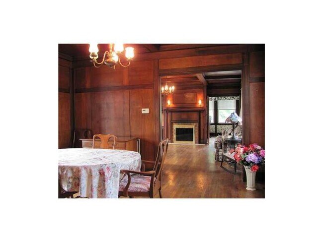 Building Photo - 280 Parker Dr