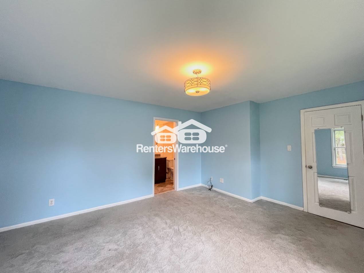Building Photo - 3305 Camellia Dr