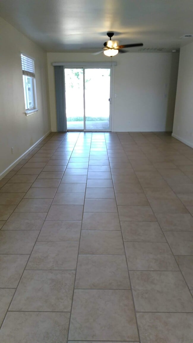 Building Photo - 2146 Blossom Ave