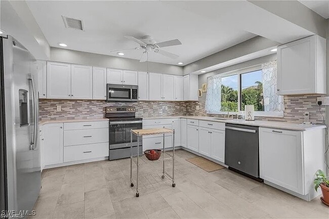 Building Photo - 409 SW 44th St