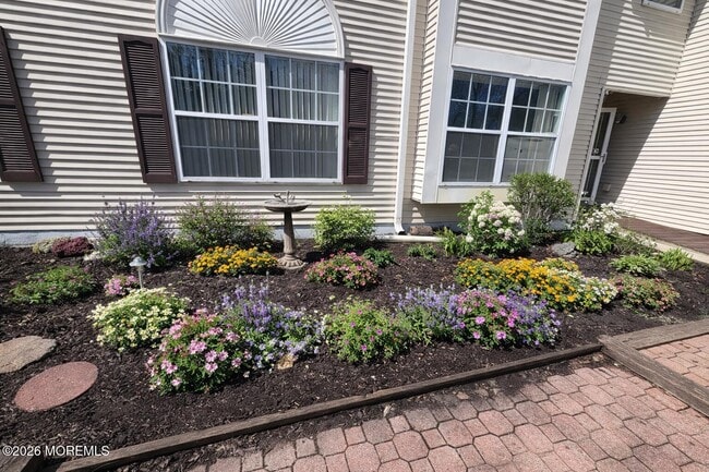 Building Photo - 103 Racquet Rd