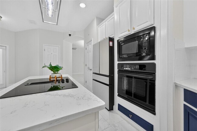 Building Photo - 2260 Pickford Cir