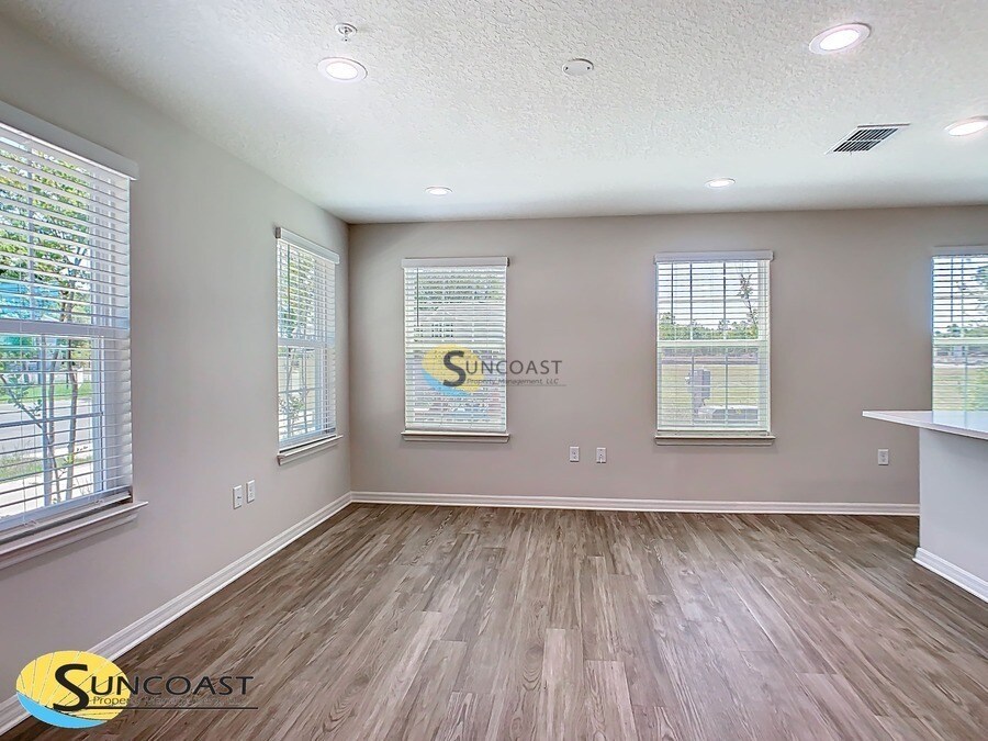 Building Photo - 3821 SW 43rd Ct