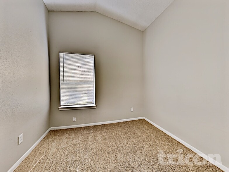 Building Photo - 3215 Boynton Dr