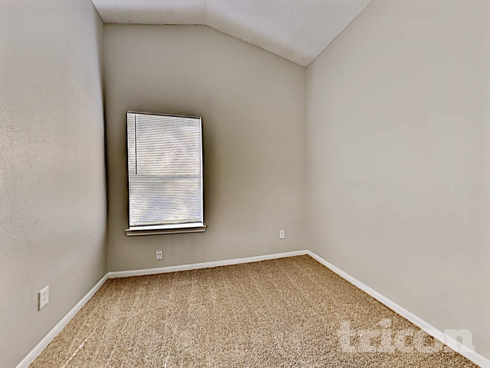 Building Photo - 3215 Boynton Dr