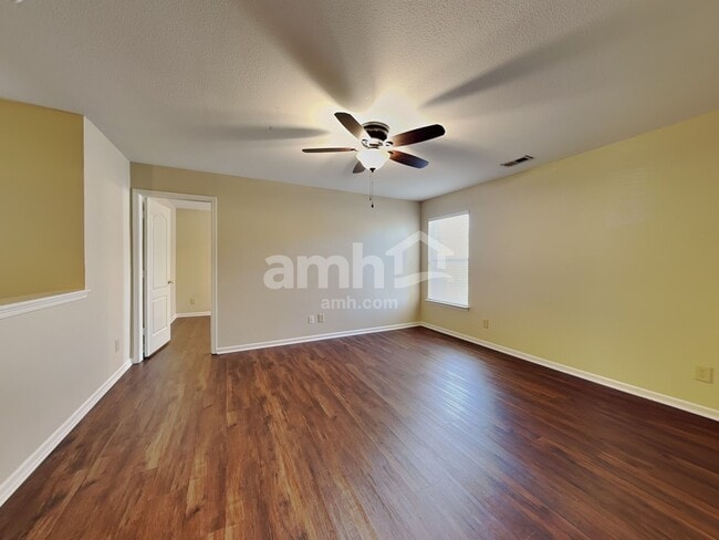 Building Photo - 205 Farm Springs Rd