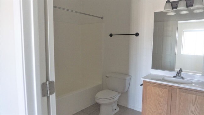 Building Photo - 4410 Buena Loma Way