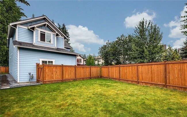 Building Photo - Beautiful Bothell Home