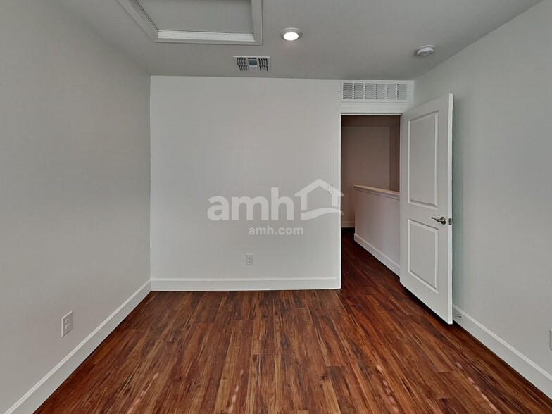 Building Photo - 6092 W Paseo Hilario