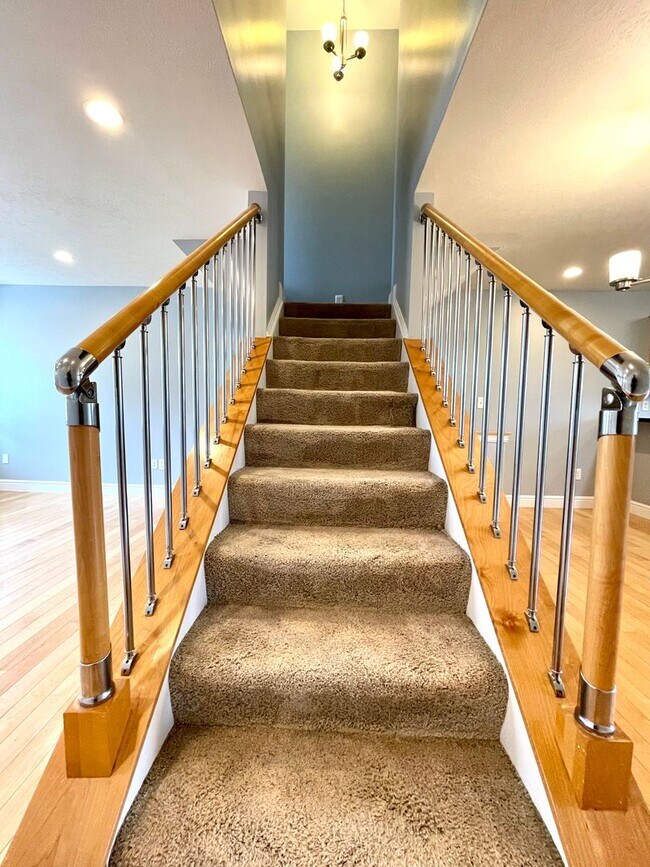 Building Photo - Modern 3-Bedroom 3-Bath  Home for Rent in Mt Washington, Pittsburgh, PA