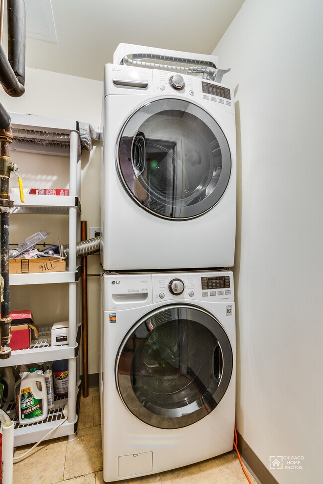 Building Photo - 1841 S Calumet Ave