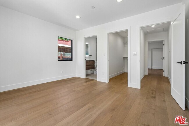 Building Photo - 6521 Homewood Ave