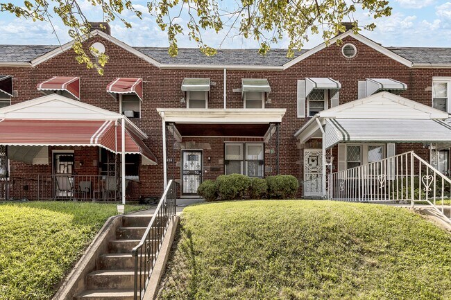 Primary Photo - 324 Allendale St
