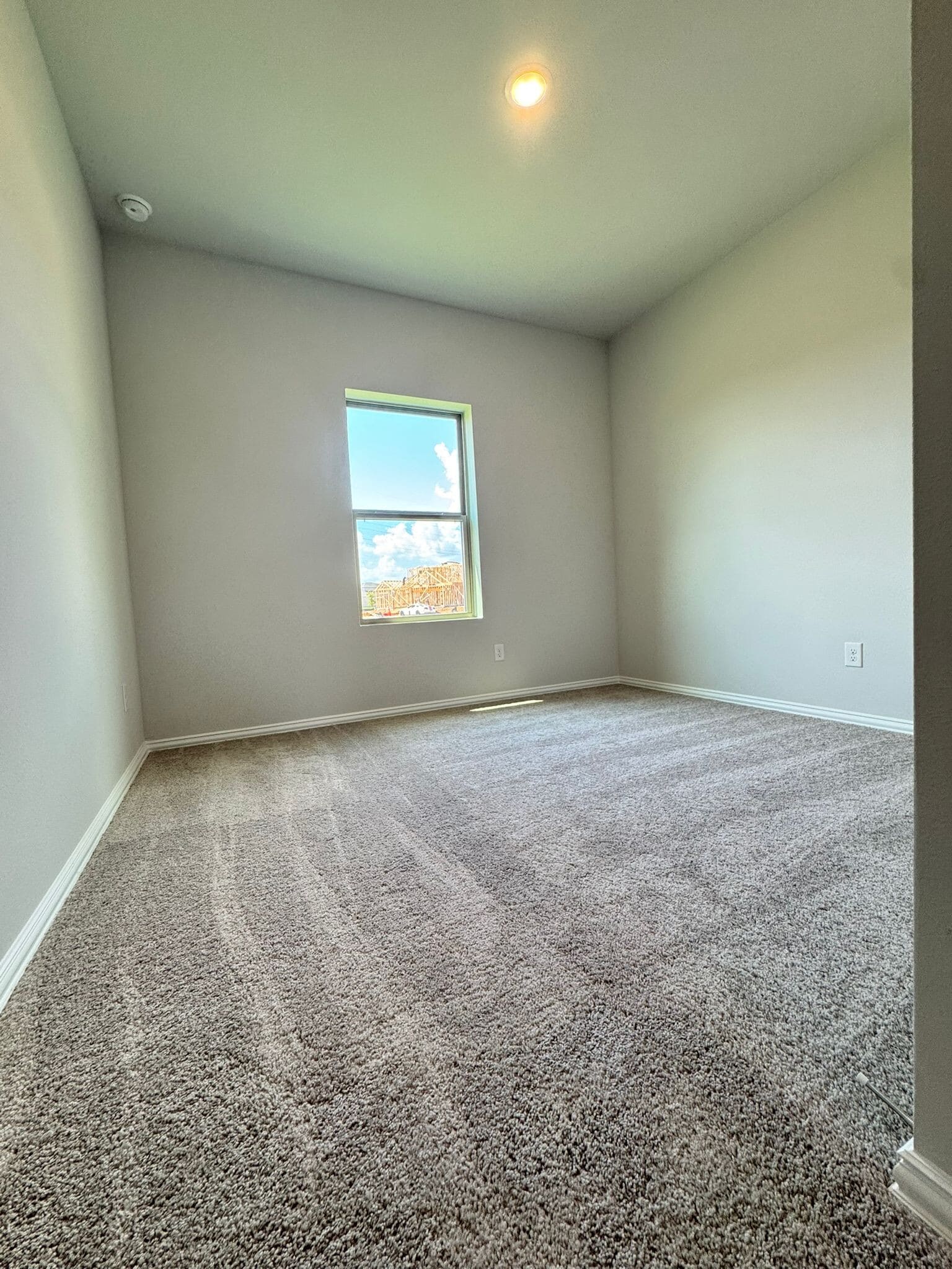 Building Photo - 3500 Kingdom Dr