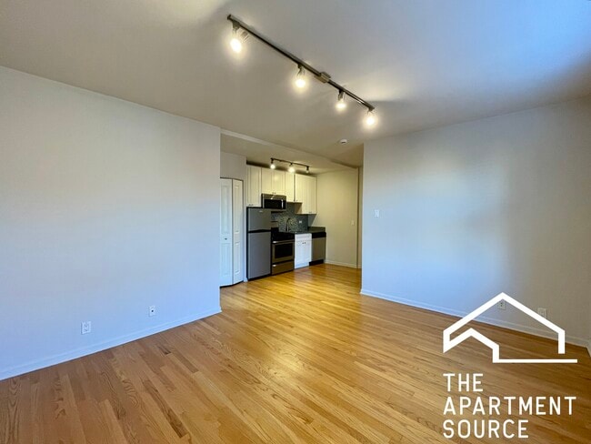 Building Photo - 2834 W Palmer St