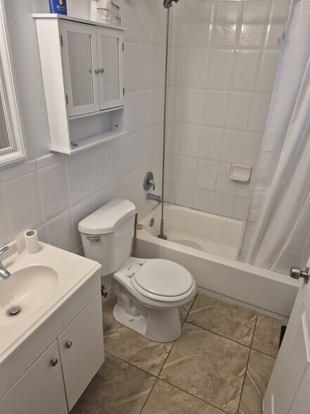 Building Photo - 448 NW 4th Ave