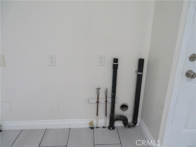 Building Photo - 3923 Normandie Ave