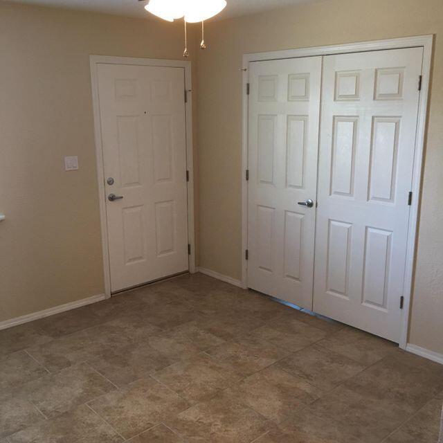 Building Photo - 1808 Buena Vista Dr SE